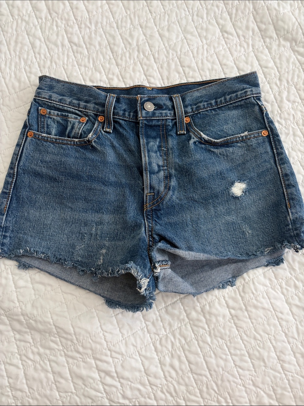 Levi high rise shorts
